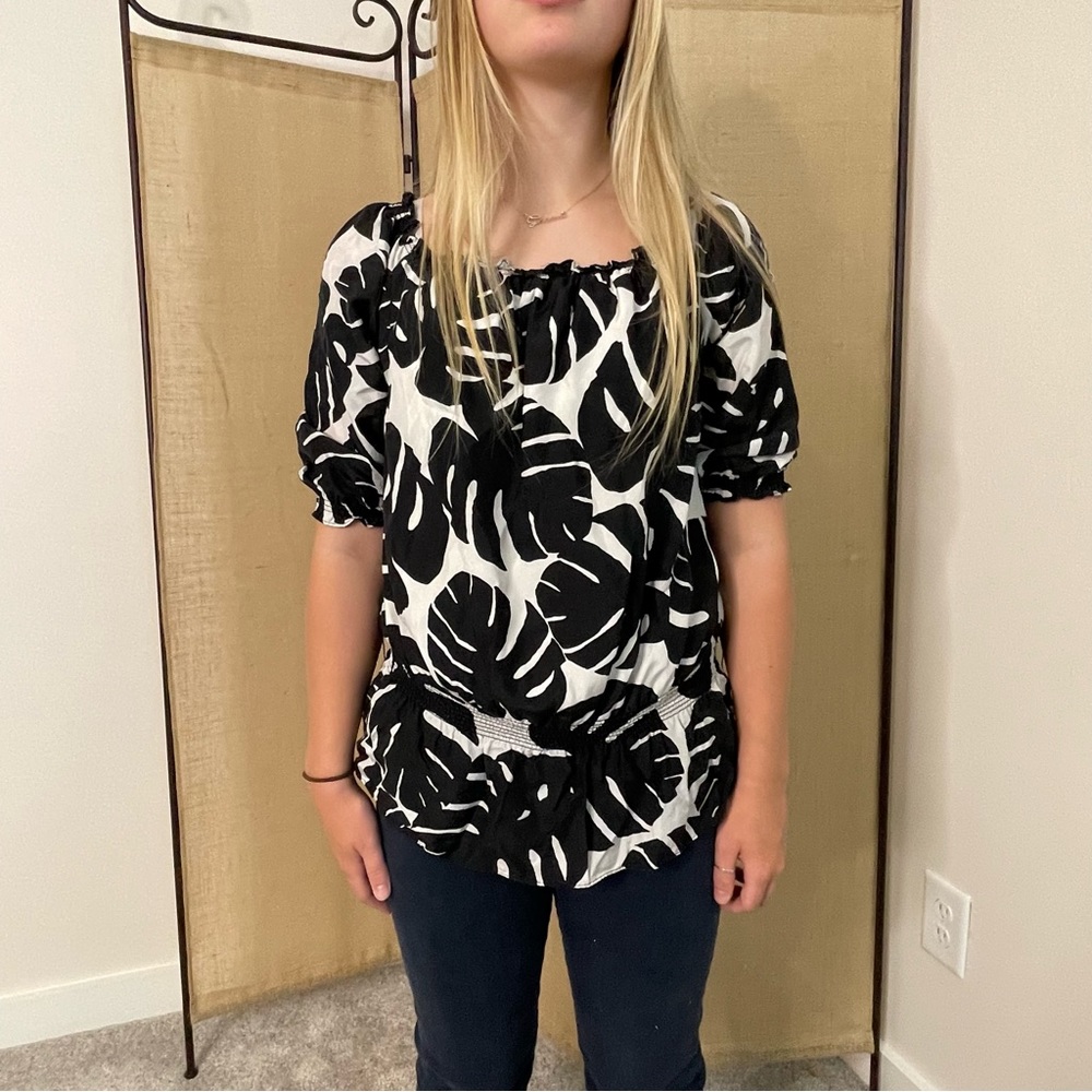 White House Black Market mid-sleeve top